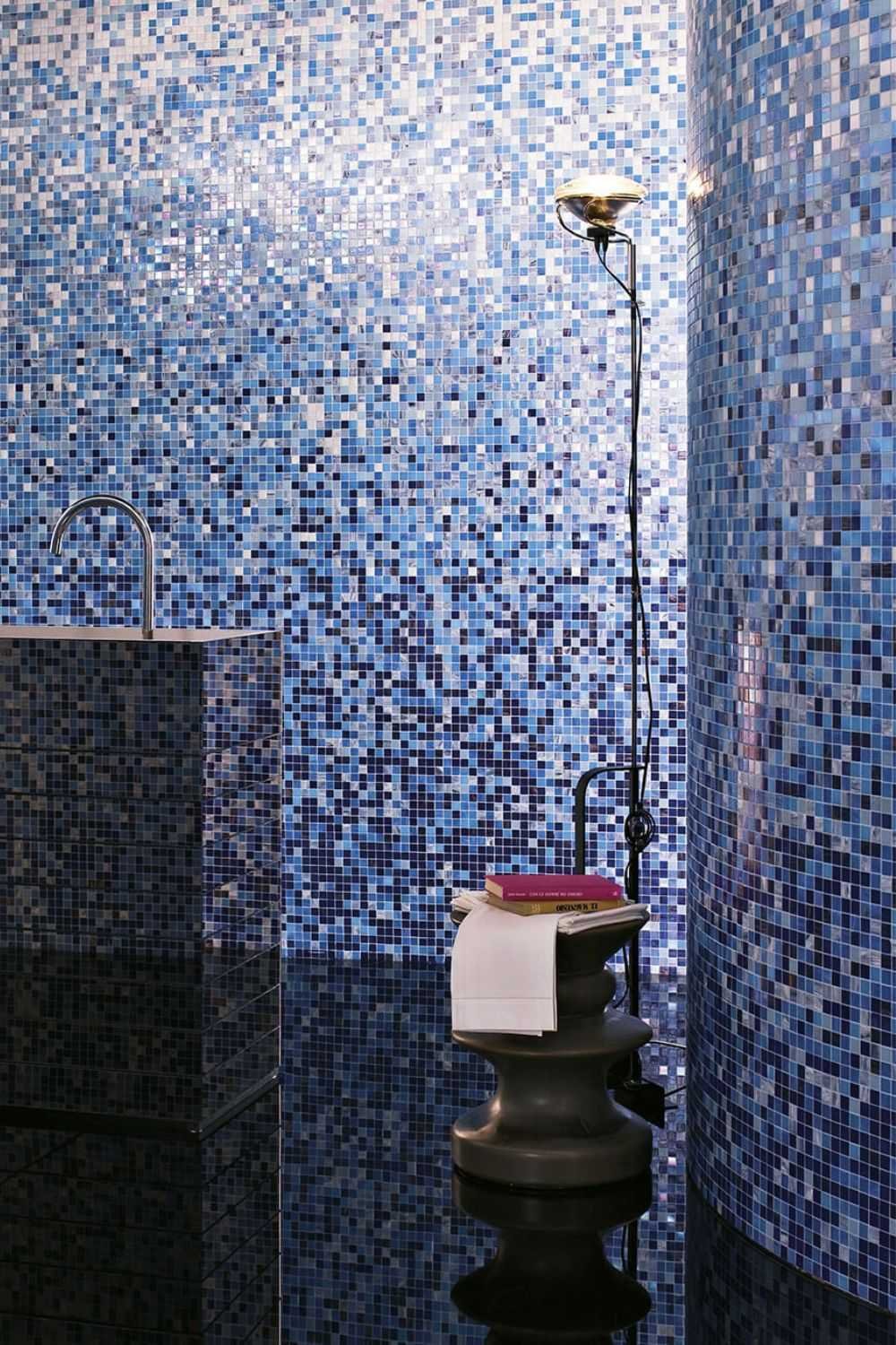 Bisazza Mosaik Farbverlauf-Set hellblau-dunkelblau "Gerbera " aus 8x 32,2x32,2cm