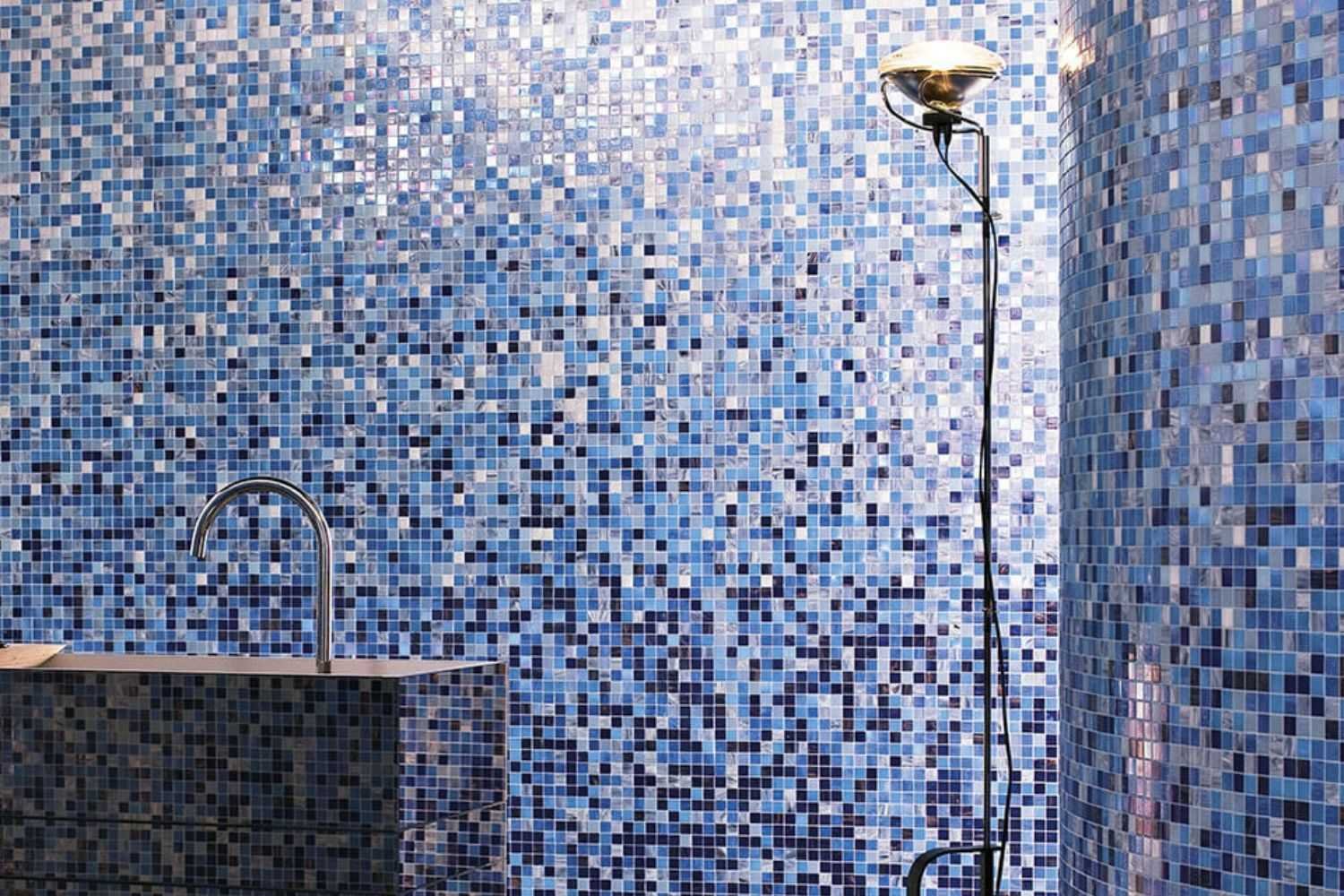 Bisazza Mosaik Farbverlauf-Set hellblau-dunkelblau "Gerbera " aus 8x 32,2x32,2cm